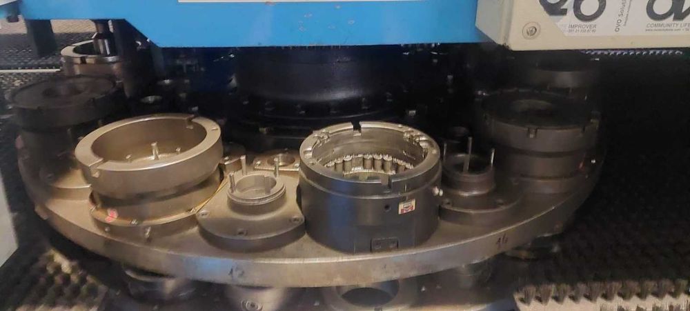 Maquina finn-power SG6 trabalha 3000x1500 ler descrição