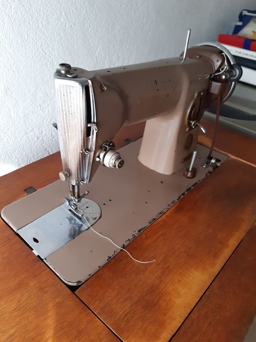 Máquina Custura SINGER