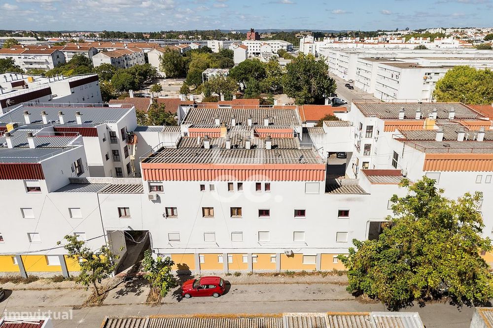 Apartamento T3 totalmente remodelado na Horta das Figueiras, Évora