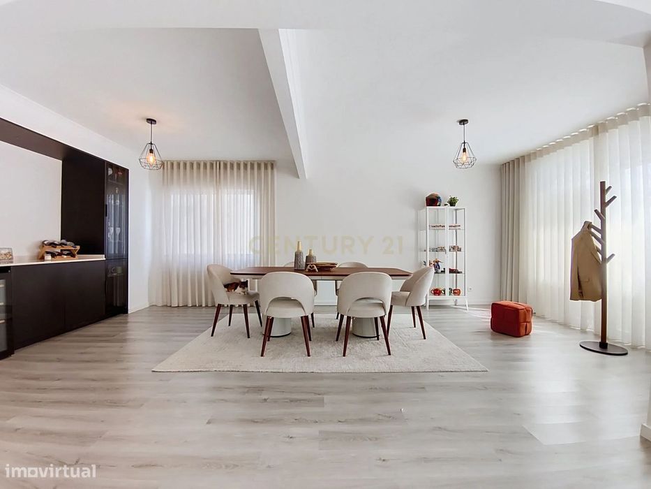 Moradia T5 Renovada com 264 m² em Nossa Senhora do Rosário – Lagoa