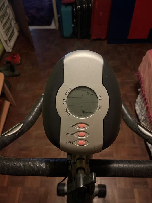 Bicicleta estática MG 2000 perfeita para domicilio