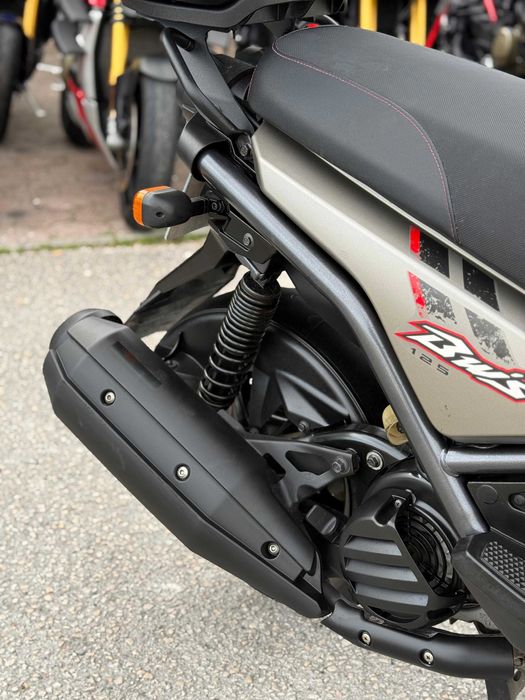 Yamaha BWS 125 com topcase