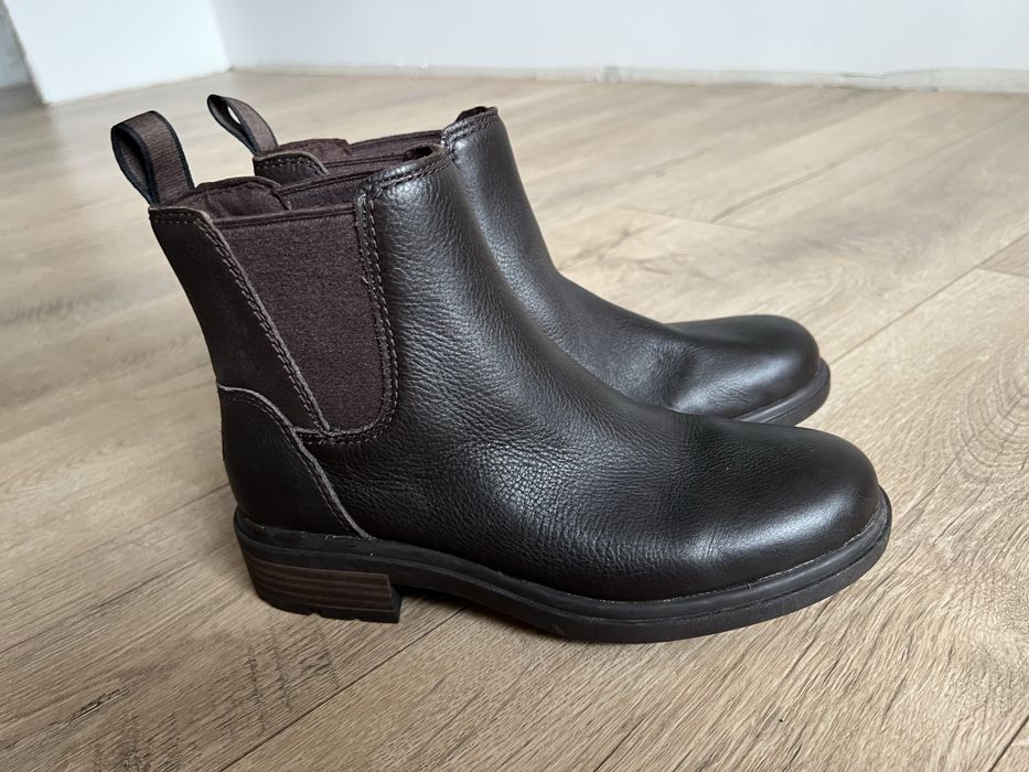 Продам нові оригінальні челсі ugg 36розмір