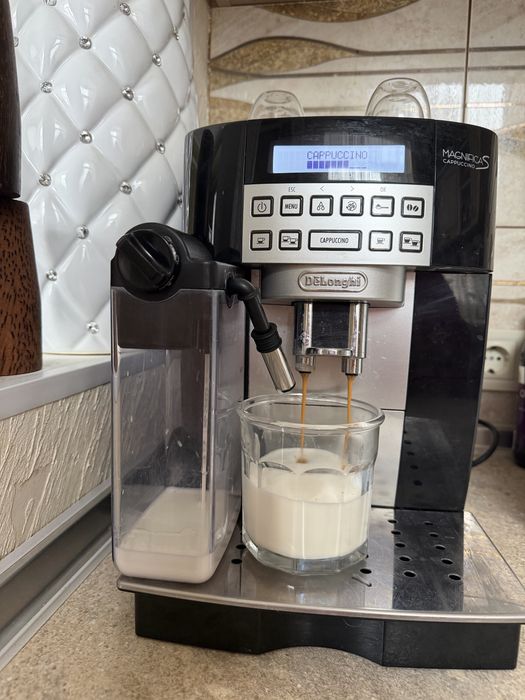Кавомашина delonghi magnifica s 2017 року