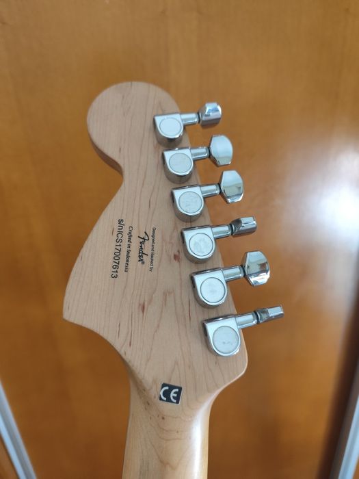 Guitarra Squier Strat