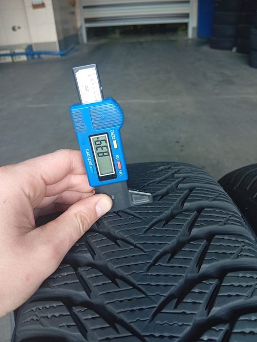 Goodyear UltraGrip 8 4шт 185/65 R15 шини зимові дуже добрі і гребучі