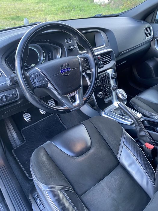 Volvo V40 D2 1.6 R-Design c/ 117 mil kms