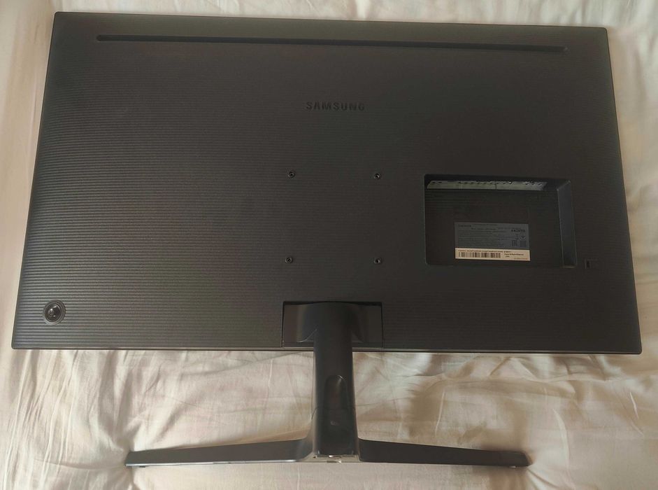 Продаю 2 монитора ASUS 27" 2К 144гц и Samsung 31,5" 4К 60гц