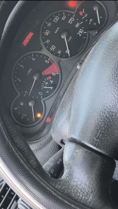 Peugeot 206 HDI 5 lugares trocas