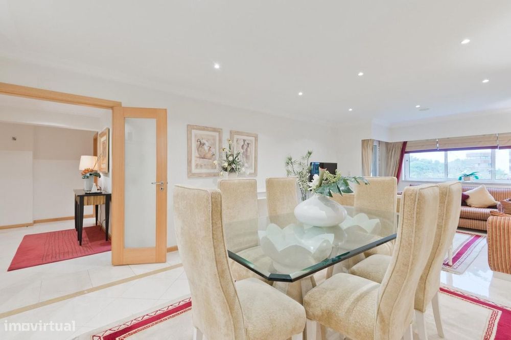 Apartamento T2 com jardim, Cascais