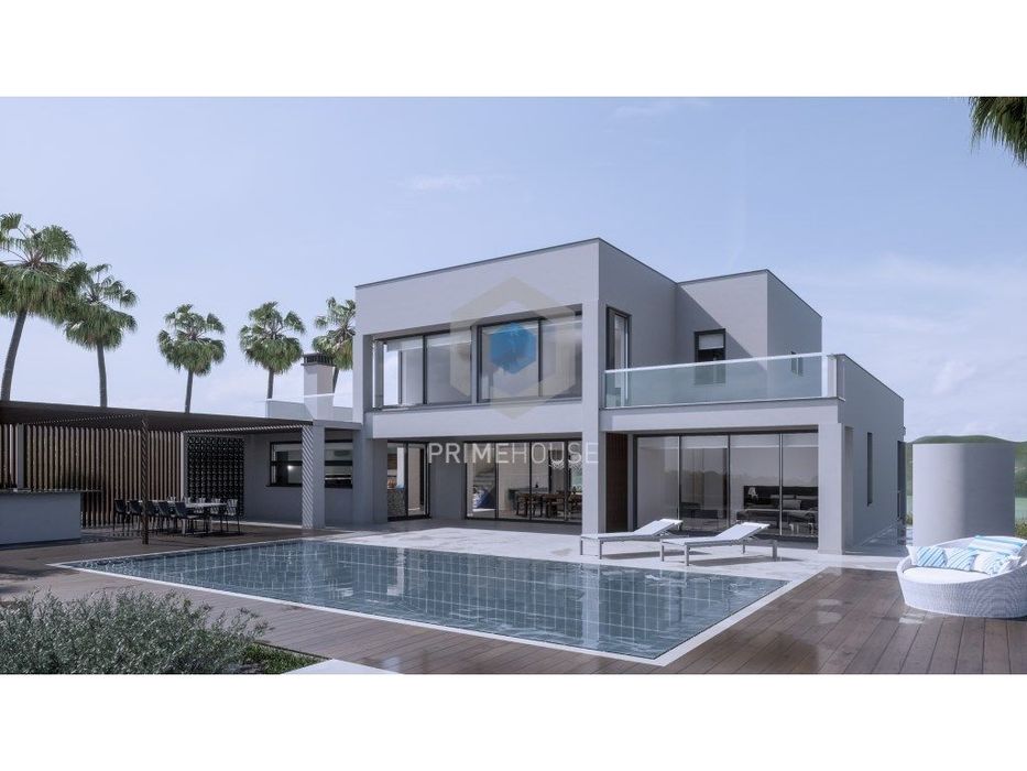 Moradia T4 de Luxo com 10.000m de terreno