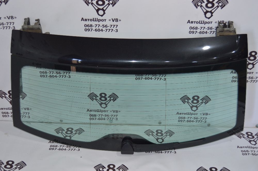 Скло ляди VW Touareg  Туарег 2003-2009р скло в кришку багажника