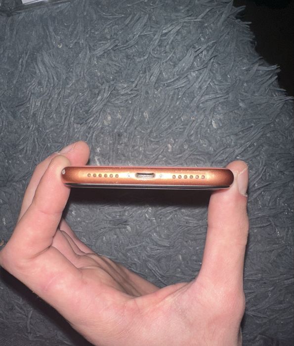 Продам IPhone Xr