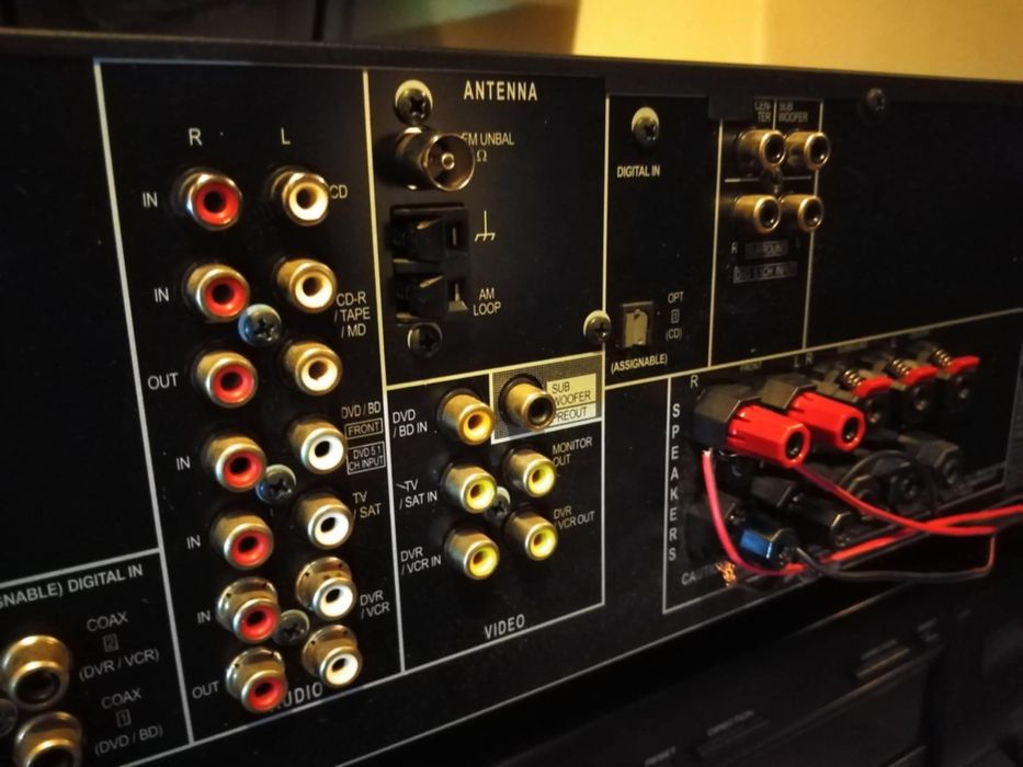 Pioneer 5.1 Amplifier with Radio, Model VSX 418 RDS64284278897409120