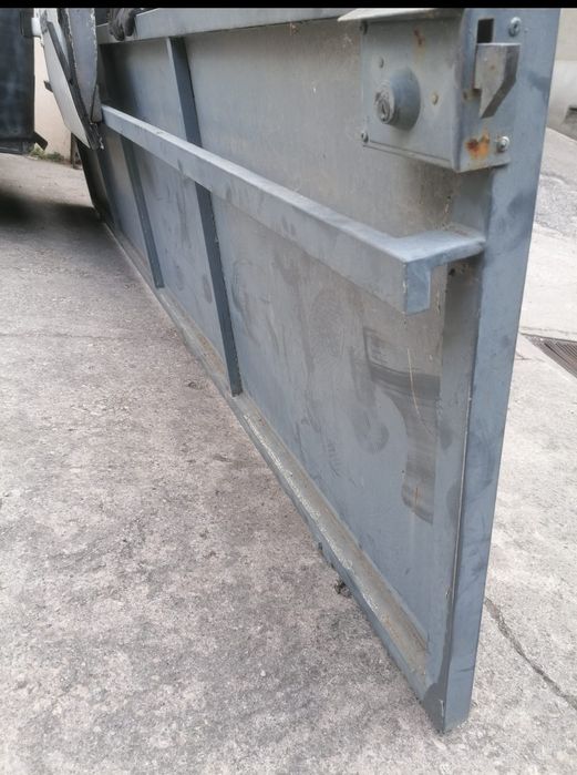 Portão de correr em ferro