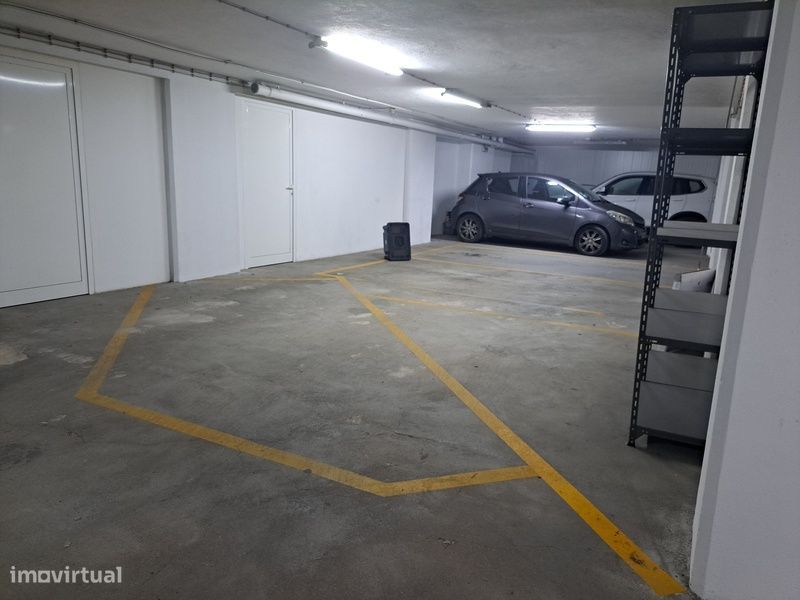 Parqueamento no CENTRO de Torres Vedras!
