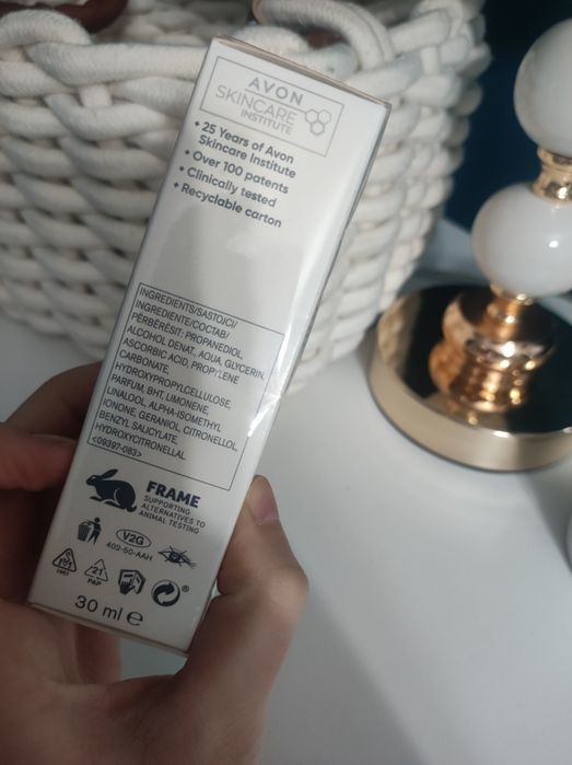 Serum z witaminą c Anew z Avon