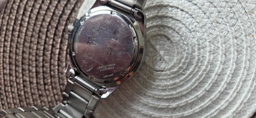 CITIZEN J800-S128226 B/N , Eco Drive, Szafir , WR100, Mocna luma ! .