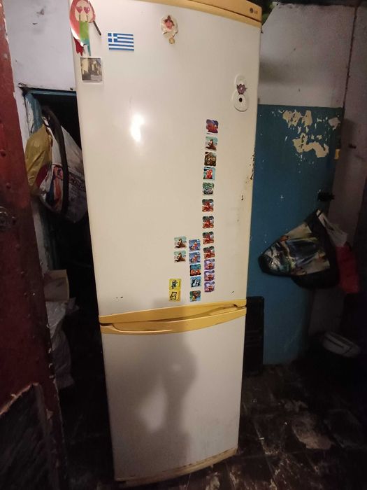 Продам холодильник