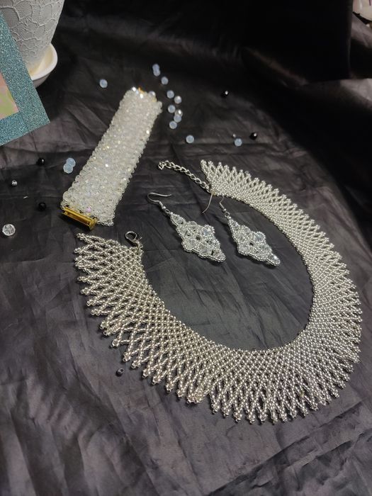 Набір силянка  браслет  сережки виконан з чеського бісеру та скляних