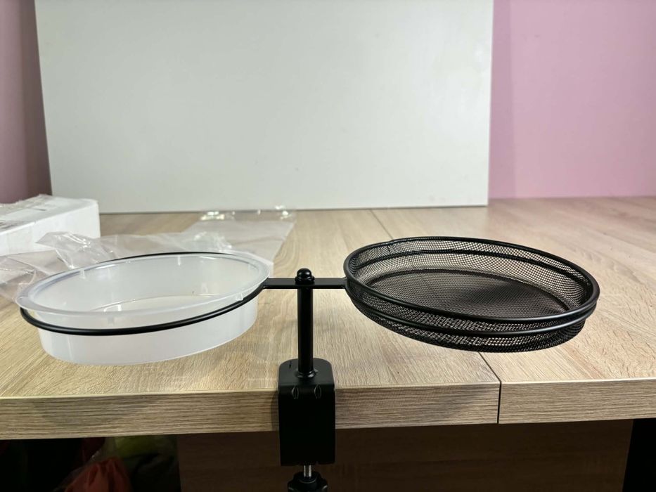 Karmnik dla ptaków na parapet