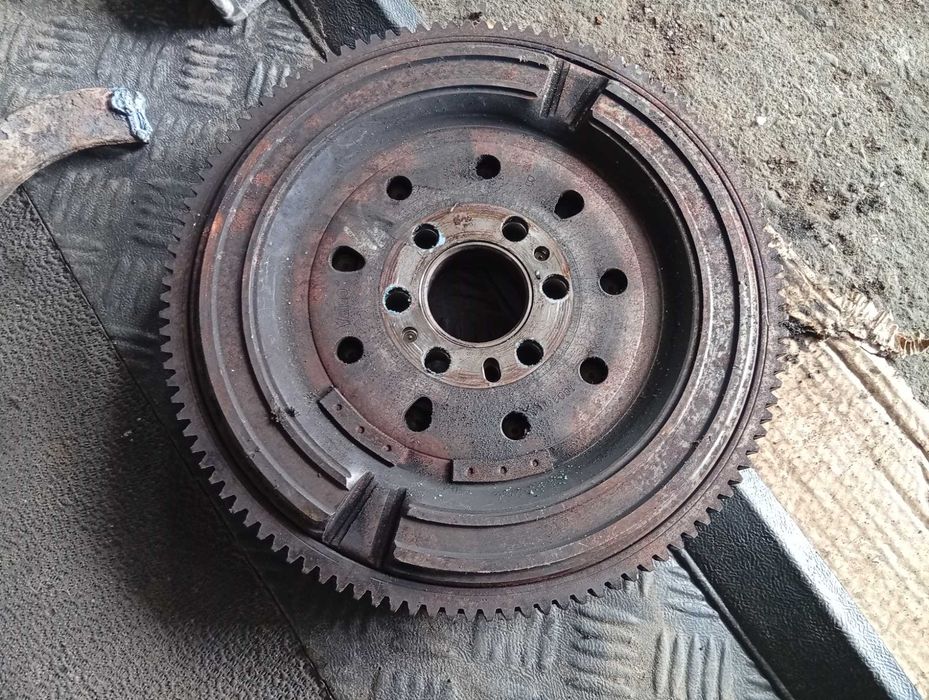 Koło Dwumasowe 282383U2 ALFA ROMEO 159 Fiat Croma