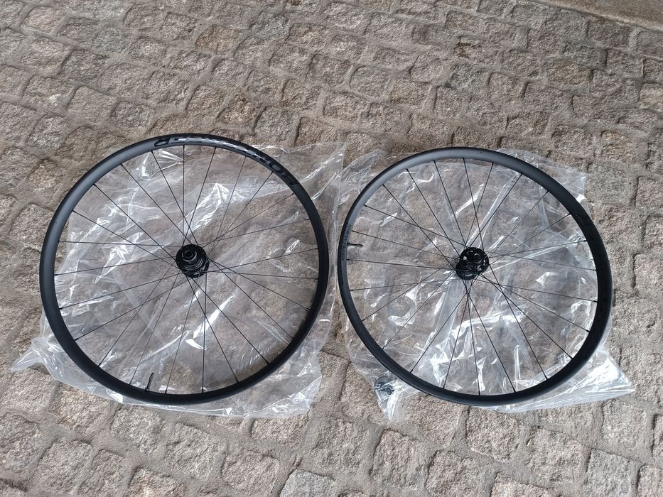 Rodas MTB 29" Carbono Bontrager Kovee Elite 30 Boost