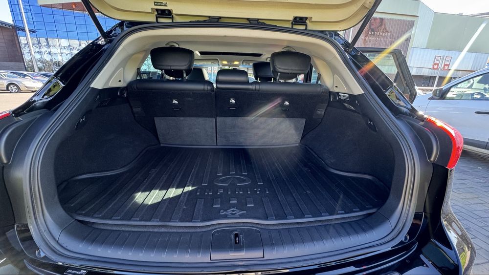 Продам Infinity QX50
