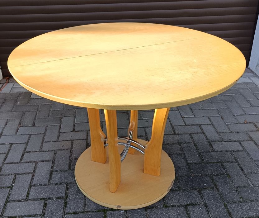 duży okrągły stół rozsuwany