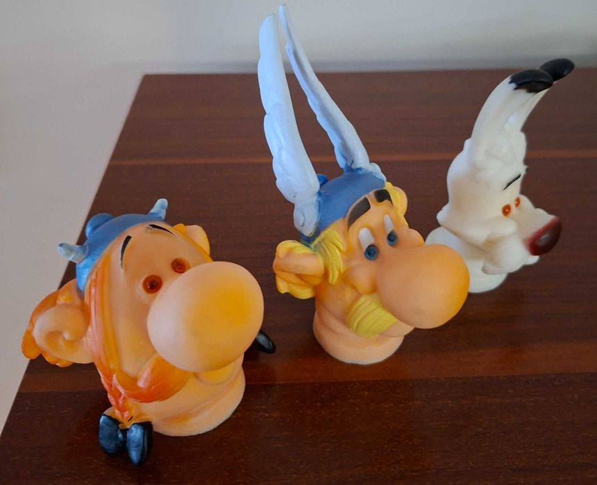 3 cabeças de marionetas Asterix. 1977