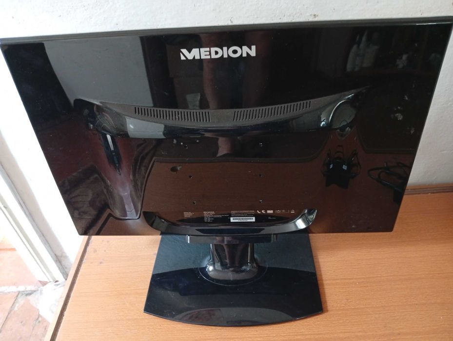 Монитор  MEDION 23.6 дюйма    HDMI /VGA/DVI