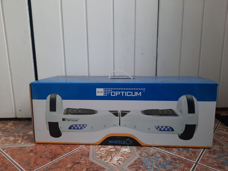 Deskorolka elektryczna (hoverboard) Skymaster Opticum Wheels 6 w kolorze białym