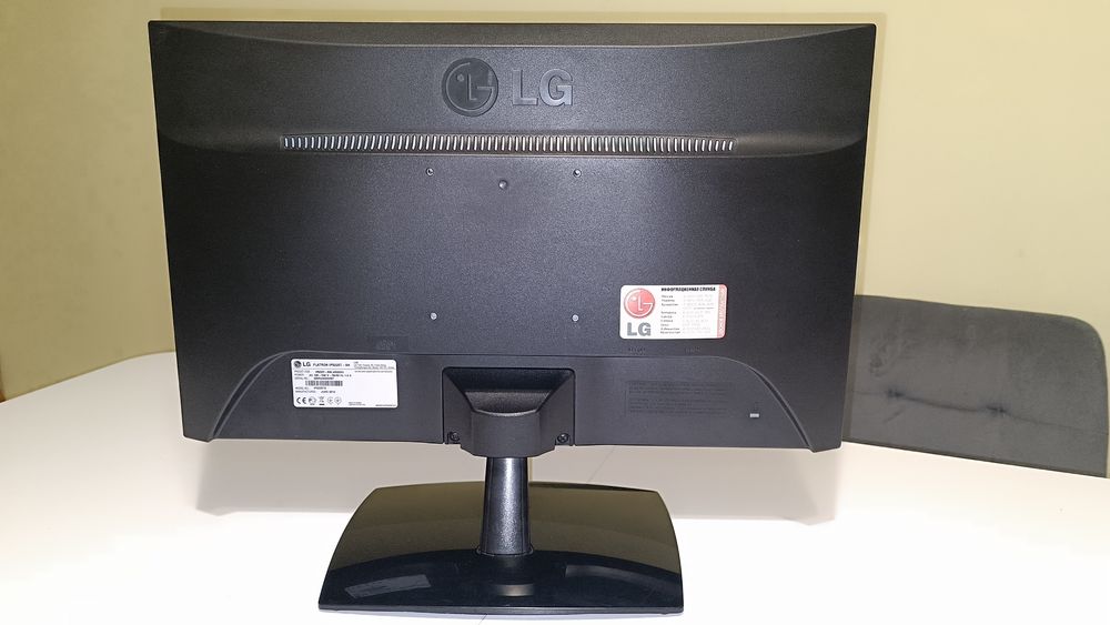 Монітор LG IPS225T / 22"