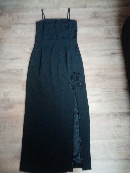 Sukienka czarna długa