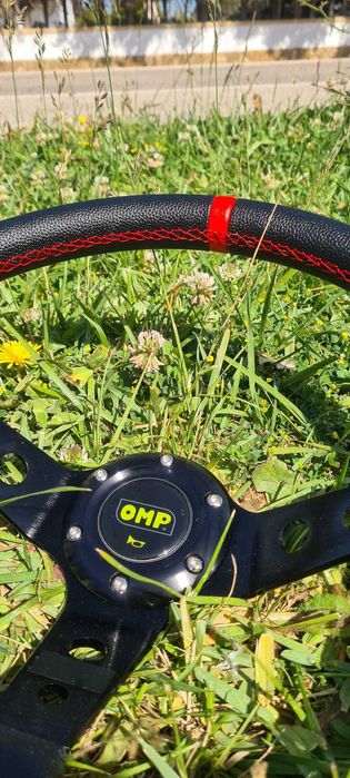 volante desportivo OMP