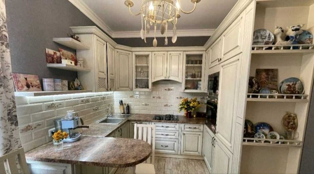 Дом в Червоном Хуторе , в доме остается все, отличное местоположение.