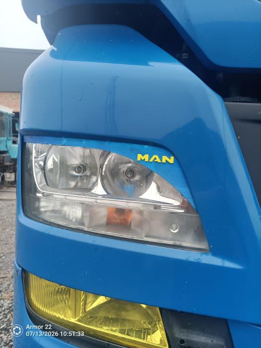 Реснички на фари MAN TGX