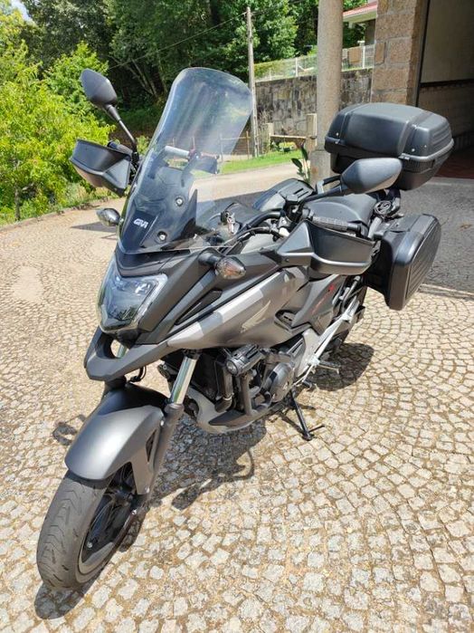Honda NC 750X (2019) – 22.000 km – Com muitos extras!