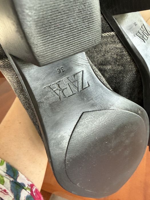 Botas pelo tornozelo