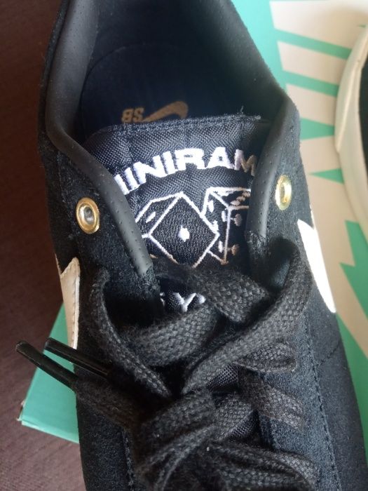 MINIRAMP (r. 42- 26,5 cm) Nike SB Blazer Low GT Black dunk low
