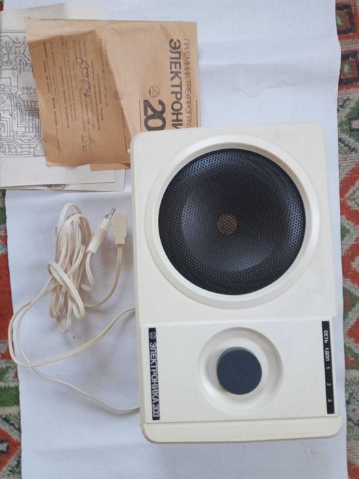 Продаю радиоприемник "Электроника ПТ-203"