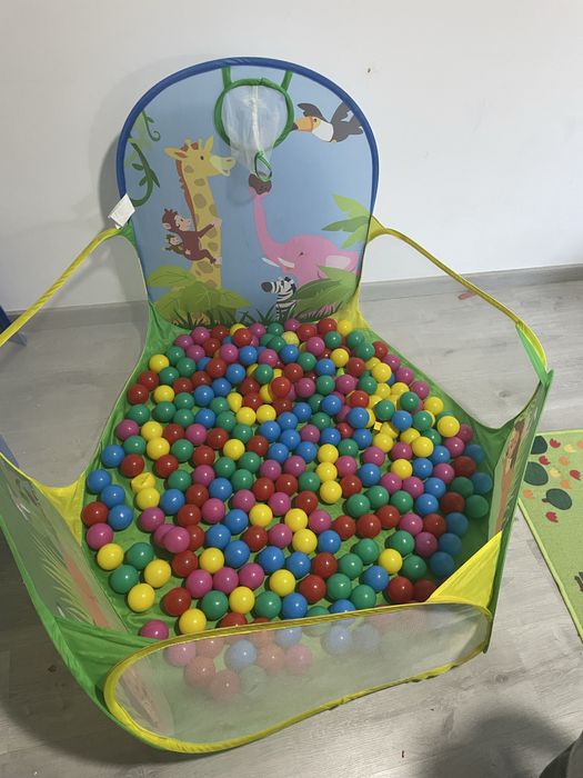 Piscina com bolinhas