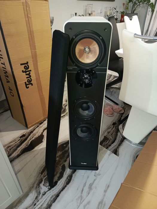 Kolumny głośnikowe podłogowe Teufel