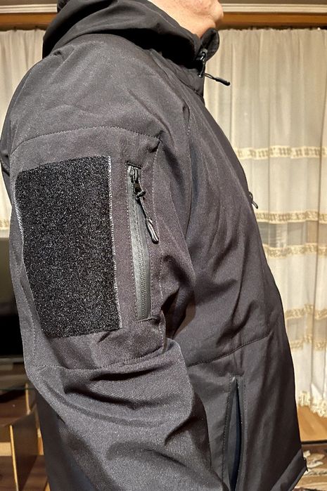 Куртка тактична Soft Shell водонепроникна чорного кольору