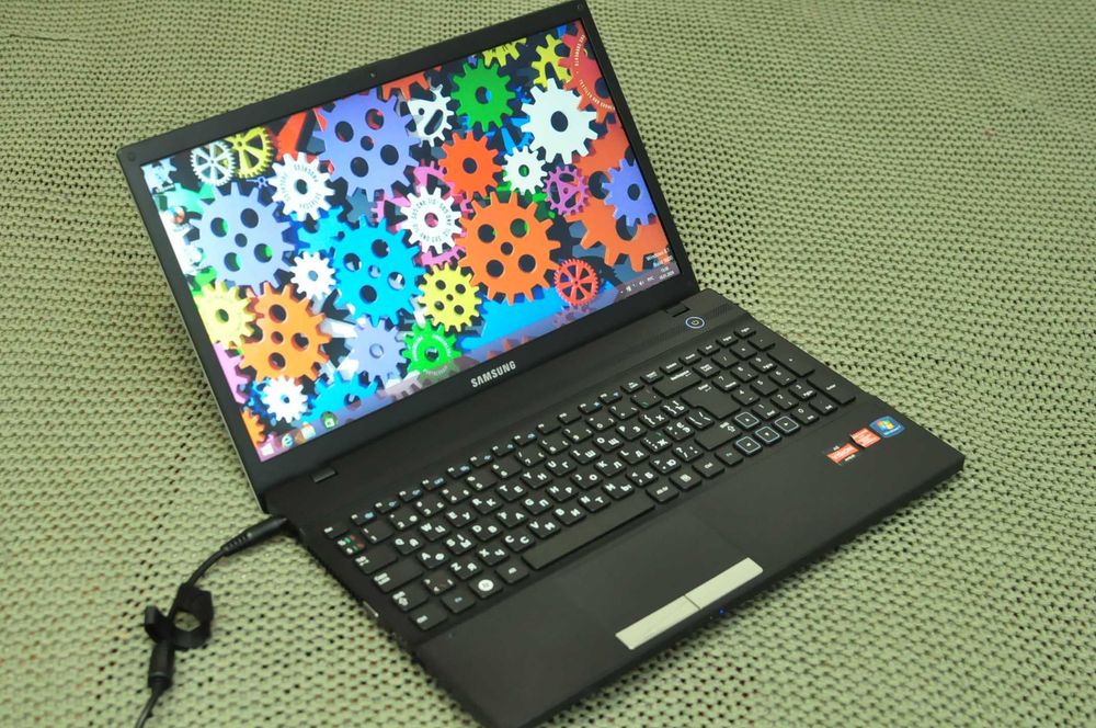 Игровой ноутбук Samsung 305  (AMD A8/16Gb/256Gb/ radeon-2Gb)