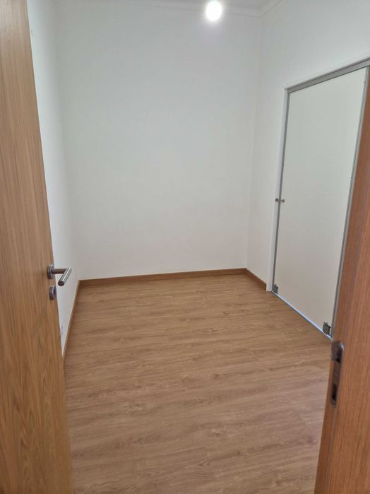 Arrenda-se apartamento T2 +1