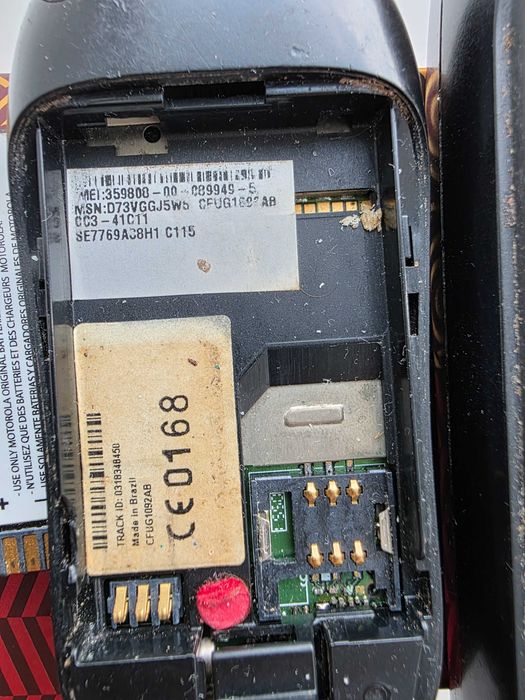 Motorola c115  nokia 1800