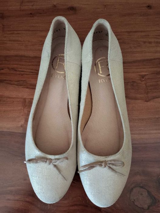 RYŁKO - skórzane beżowe baleriny - rozm 38.5