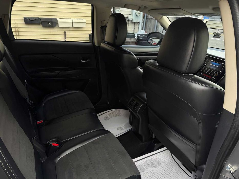 Mitsubishi Outlander      2019