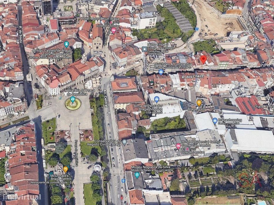 Apartamento T1 com varanda em prédio novo no centro histórico de Br...